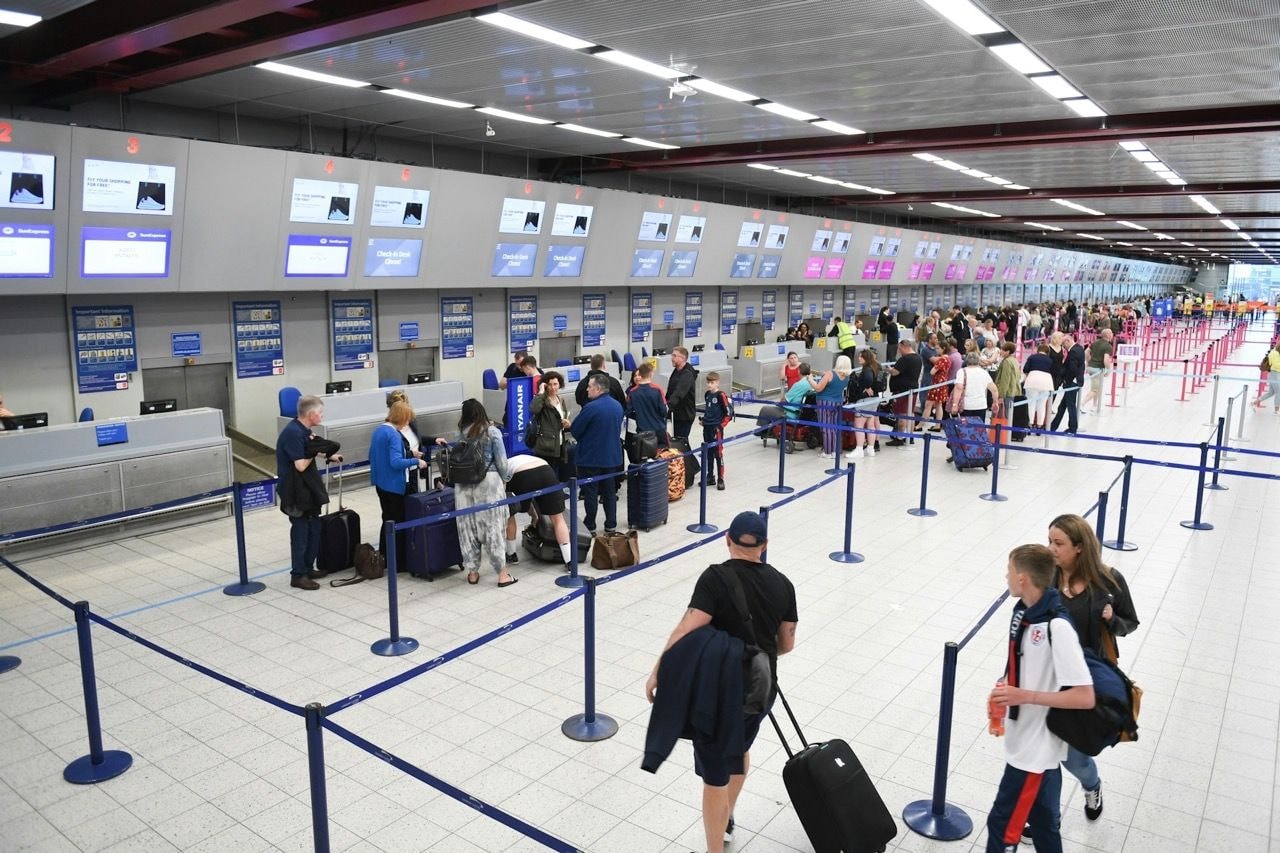 airport queue